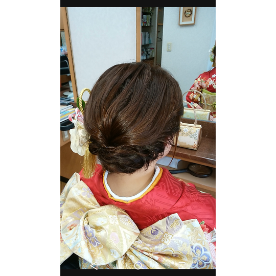 ゆるくまとめたアップ
