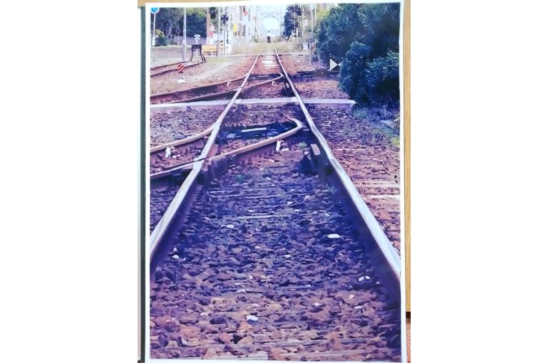 全てのパーツを貼り終わっただけの状態