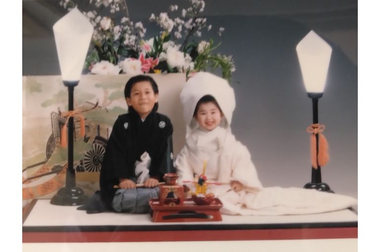 一枚目の写真の姿に綿帽子を追加