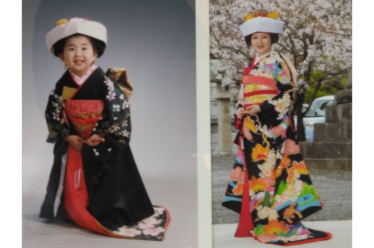 黒振袖  角かくし　一人写し　左右で 子供大人比較