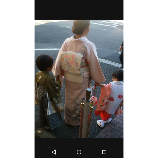 3歳の女の子 ５歳の男の子 ママ　三人の着物姿